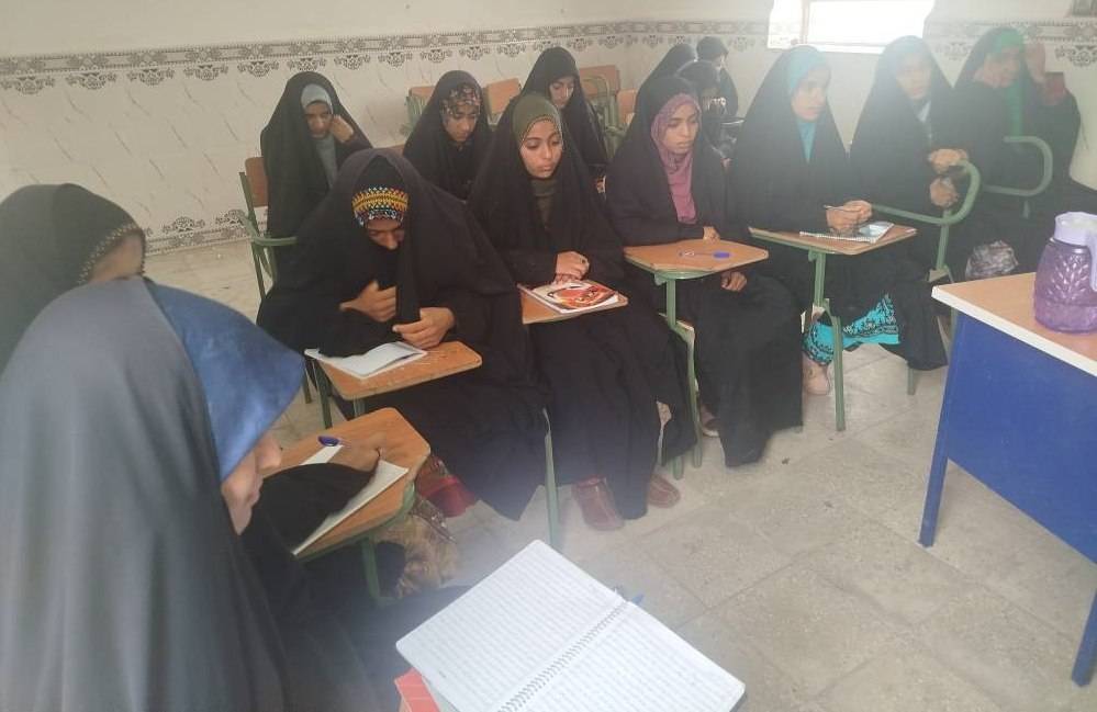 گزارش  بیان احکام و فضیلت ماه مبارک رمضان همراه با آموزش روخوانی قرآن کریم در روستای چاهدازو