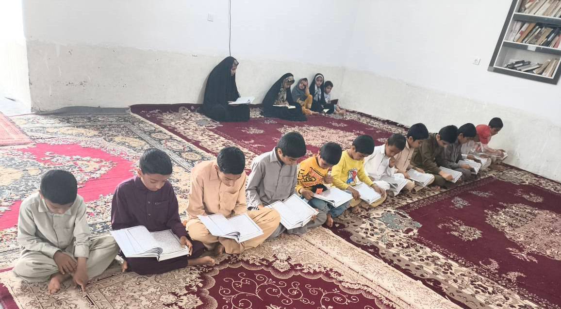 گزارش برگزاری کلاس قرآن در کانون مسجد روستای برفی شهرستان هامون - گره جهادی وارثین