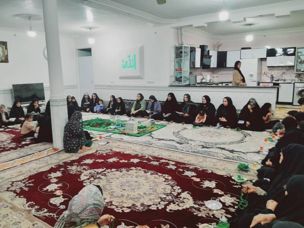گزارش کلاس قرآن دختران نوجوان به همراه مادران در روستای بالاخانه