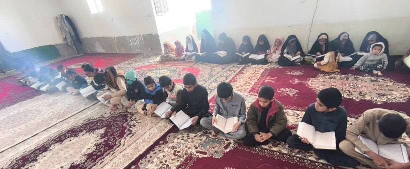 کلاس قرآن در روستای برفی شهرستان هامون (۲۶دی)