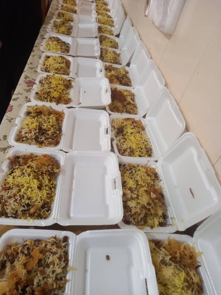 پخت و توزیع ۶۰ پرس غذا 