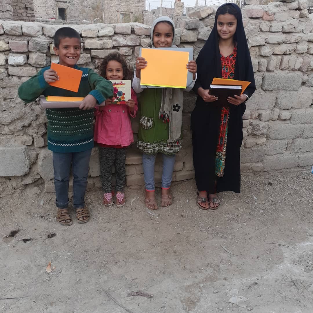 لبخند بچه ها معجزه میکنه😊