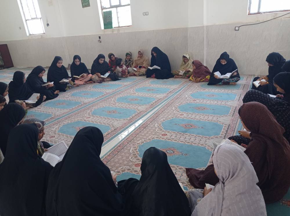 برگزاری کلاس قرآن، احکام و مراسم سوگواری حضرت زهرا (س) در روستای حیدرآباد جازموریان