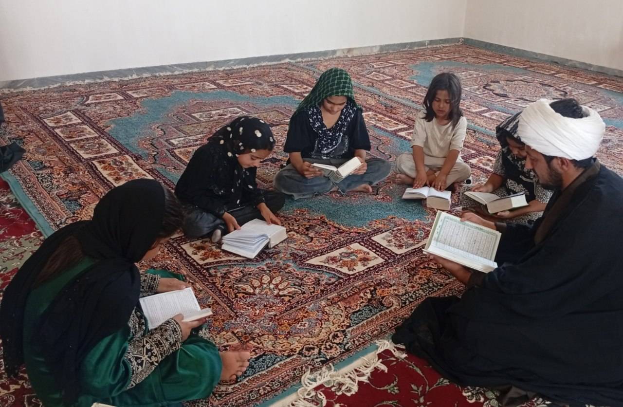 کلاس قرآن در روستای گنبد شاهی شهرستان هامون  - گره جهادی وارثین