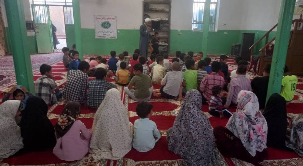 برگزاری جشن ولادت حضرت زینب (س) در مسجد روستای حجت آباد نیمروز