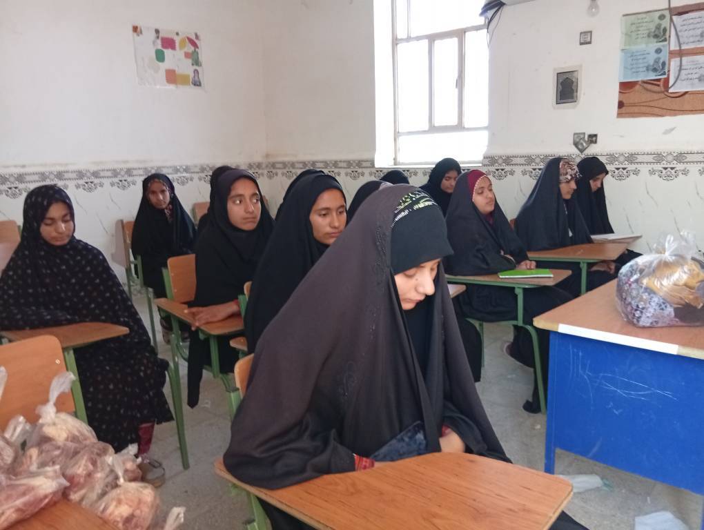 برگزاری کلاس قرآن به مناسبت عید مبعث در مدرسه دخترانه روستای چاهدازو استان سیستان و بلوچستان