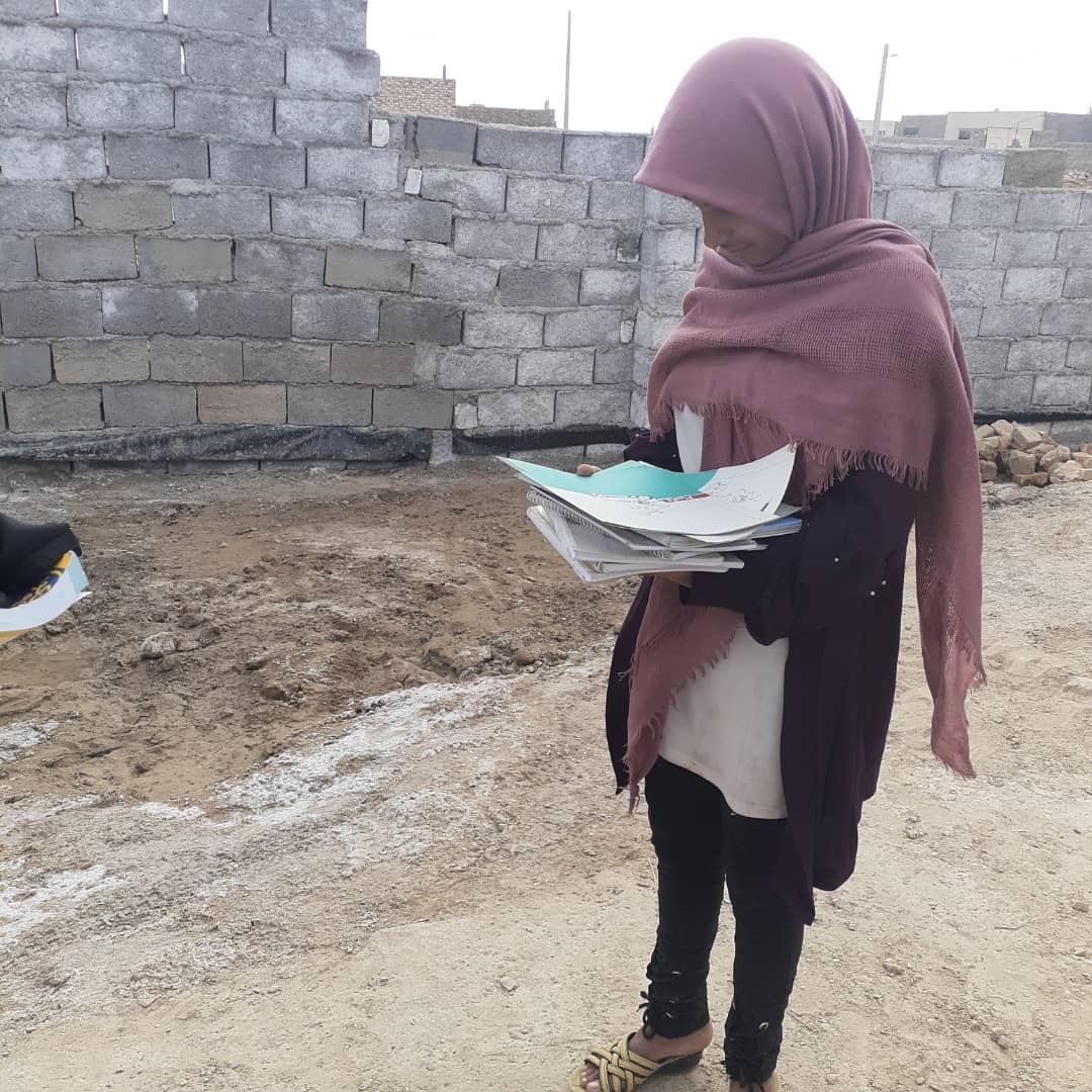 اهدای کتب کمک آموزشی