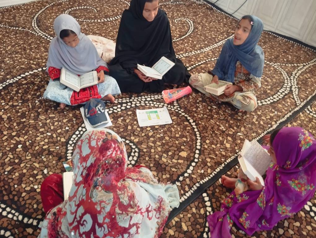 برگزاری کلاس روخوانی و حفظ قرآن در روستای چاه گوجی جازموریان