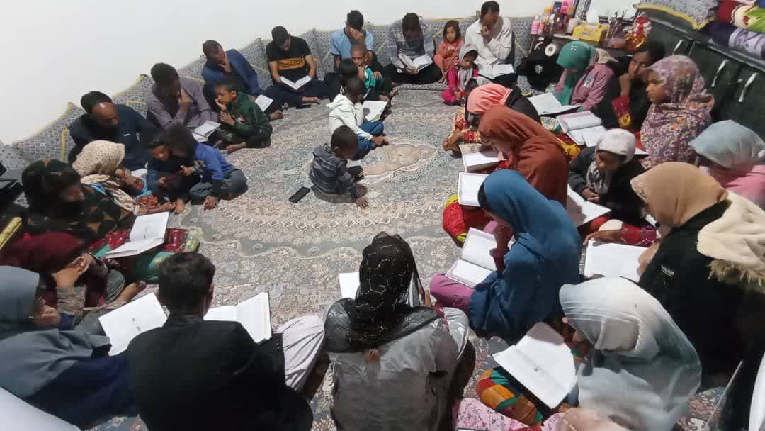 گزارش جلسه هفتگی قرآن کریم در خانه اهالی کانون مسجد روستای ده گودال جازموریان استان کرمان