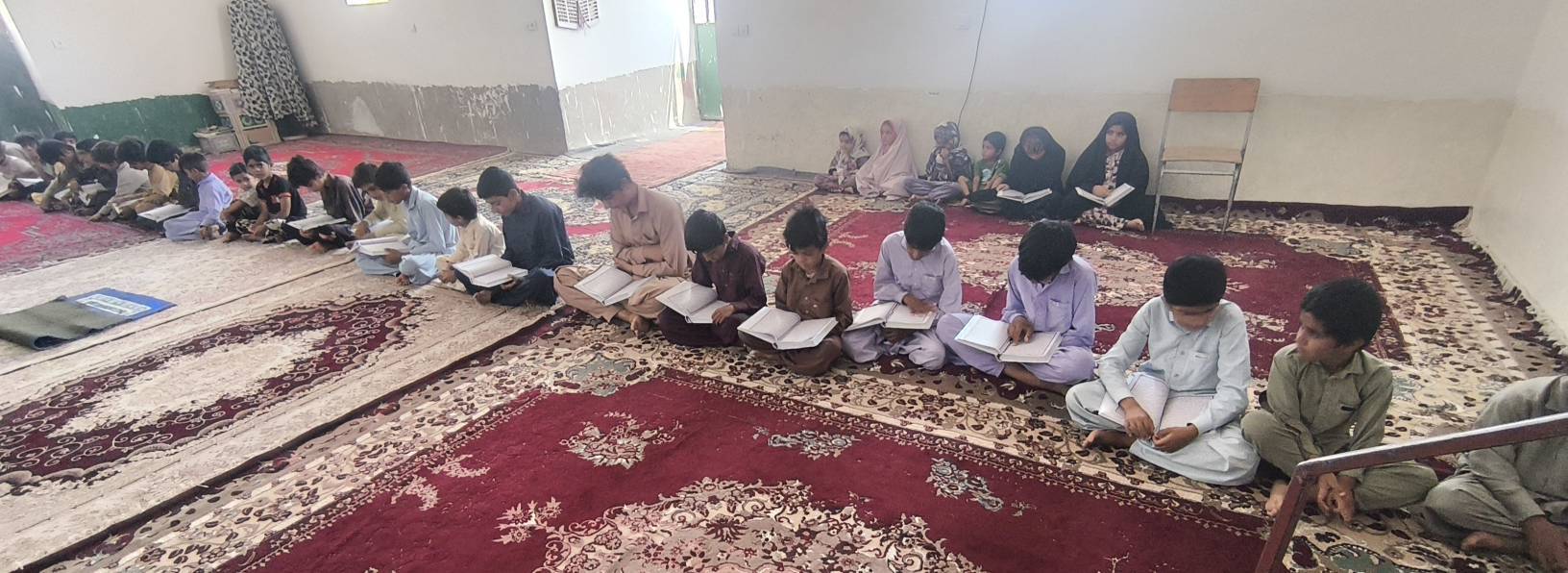 کلاس قرآن در کانون مسجد روستای برفی شهرستان هامون - گره جهادی وارثین