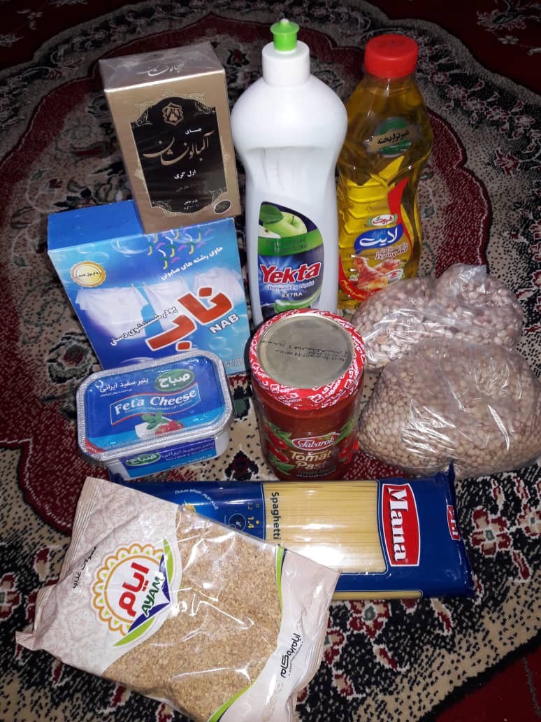 چهار سبد ارزاق و صد هزار تومان جهت درمان