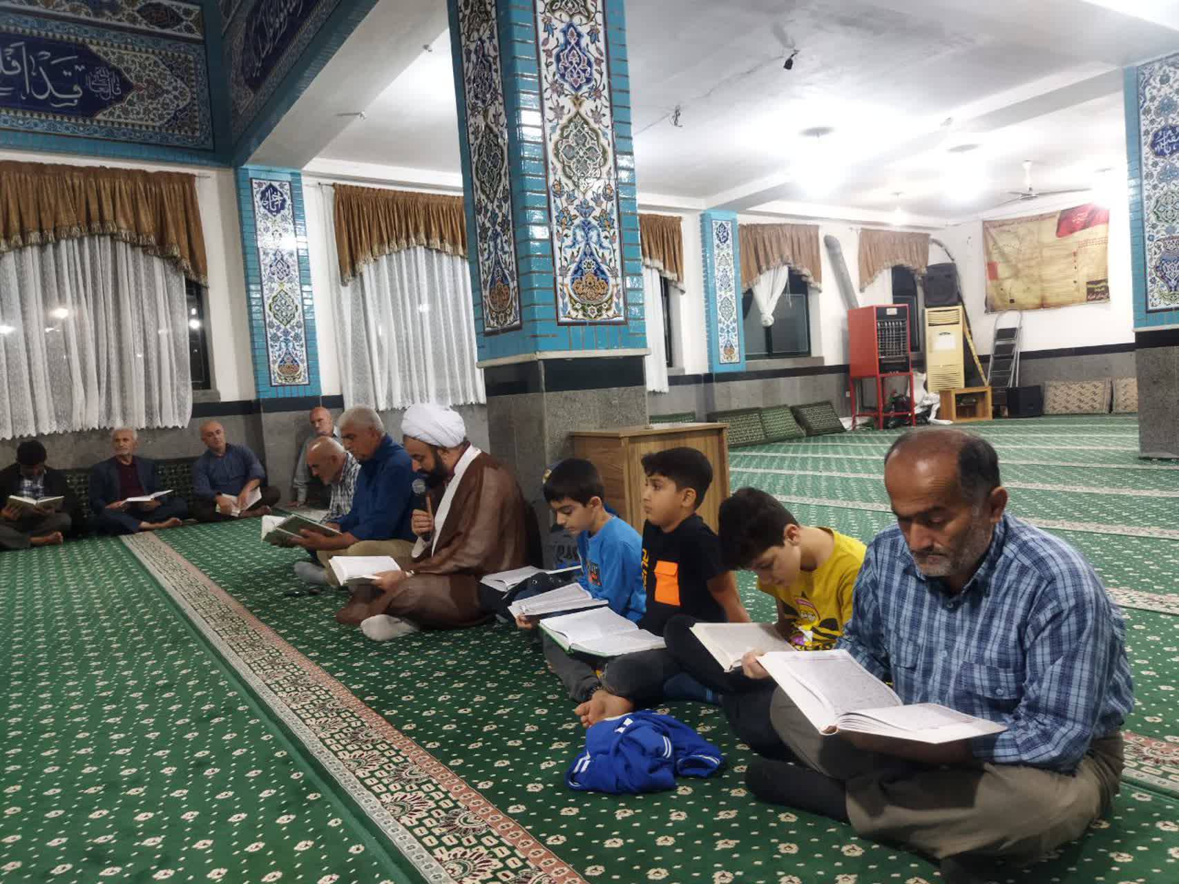 برگزاری کلاس آموزشی تجوید قرآن کریم در کانون مسجد صاحب الزمان (عج) قادیکلا