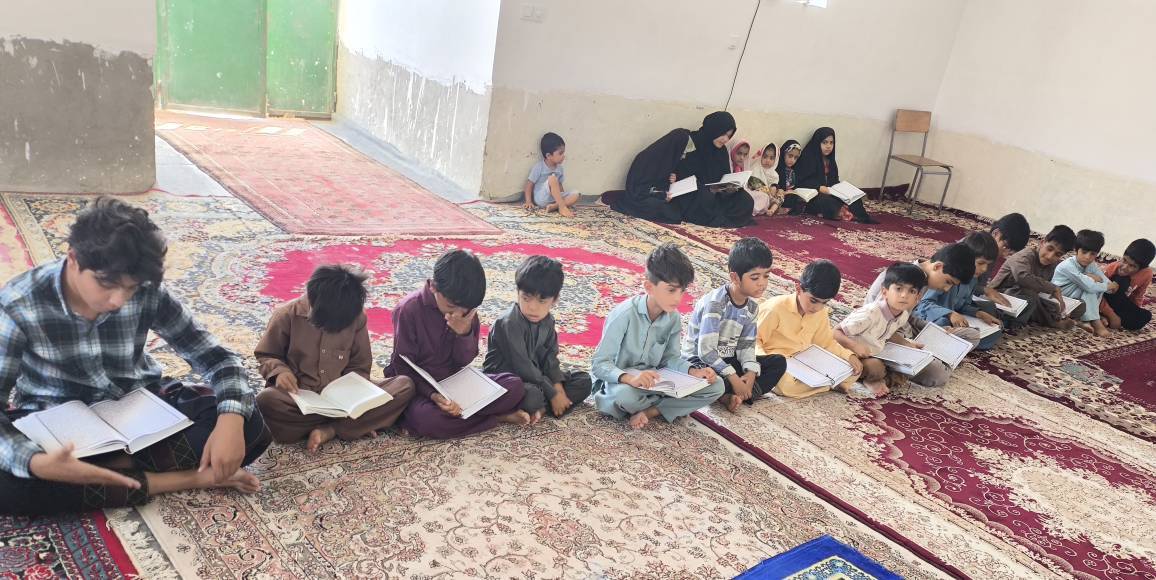 کلاس قرآن در روستای برفی شهرستان هامون  - گره جهادی وارثین