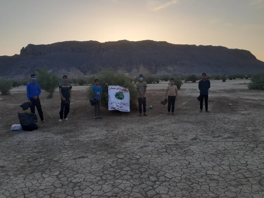 جمع آوری زباله دامنه کوه خواجه
