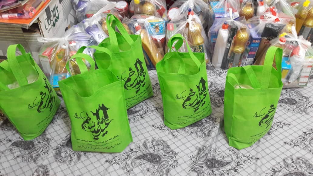 اهدای 14 بسته ارزاق و 20 بسته لوازم التحریر
