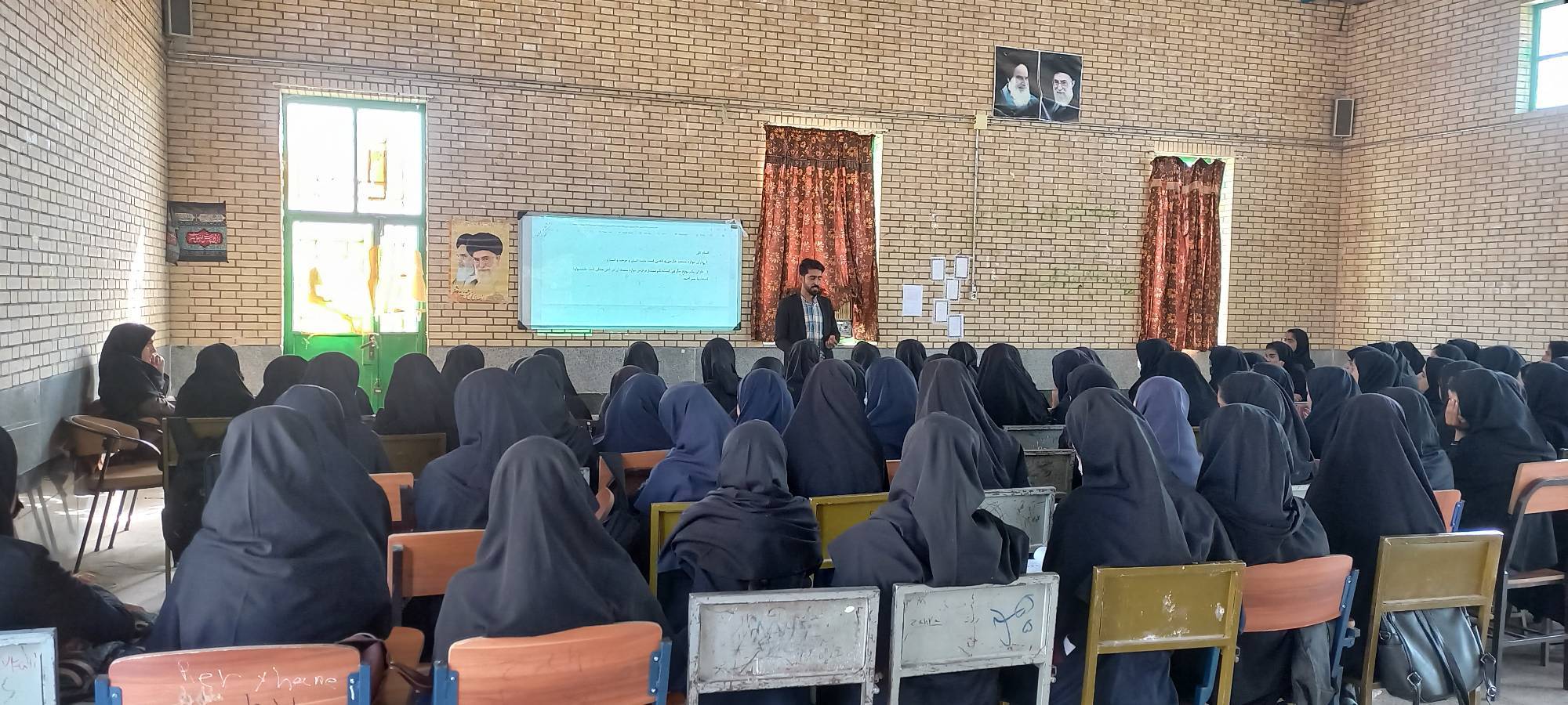 گزارش برگزاری کلاس کنکور  رشته انسانی در مدارس جازموریان