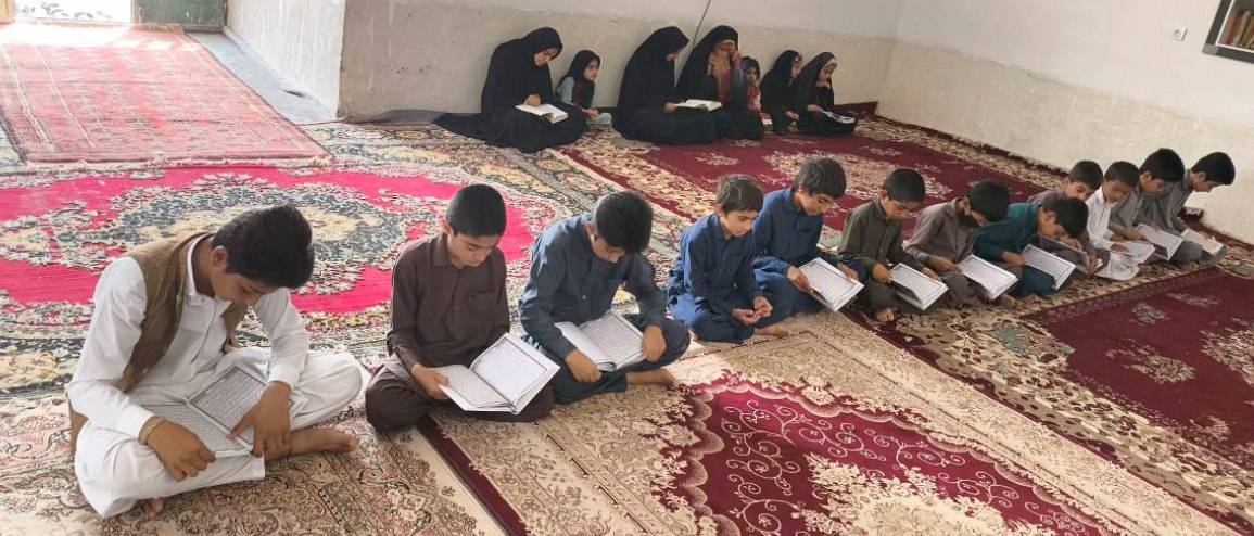 برگزاری کلاس قرآن در روستای برفی شهرستان هامون