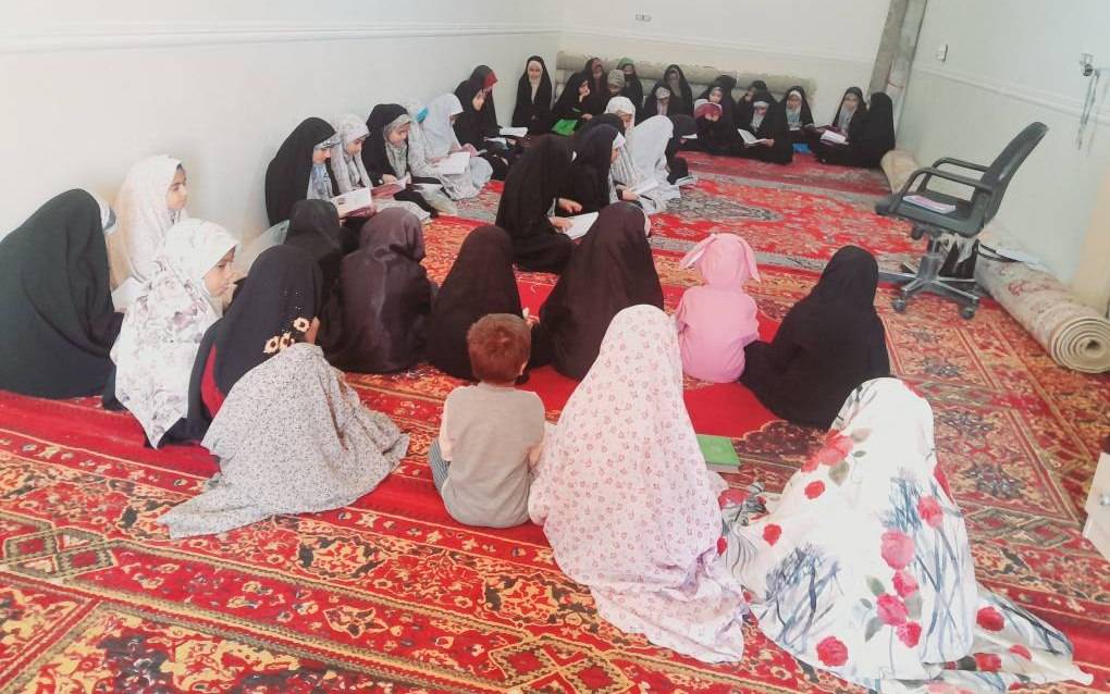 برگزاری کلاس های قرآنی در ماه مبارک رمضان روستای اشتراک 