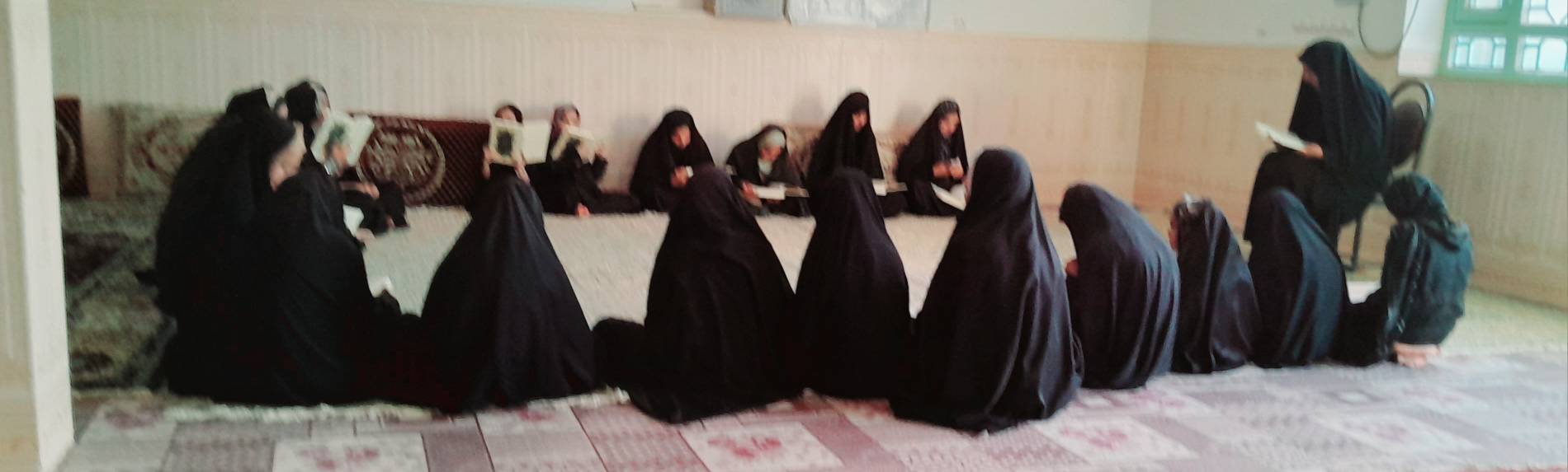 گزارش کلاس قرآن دختران نوجوان به همراه مادران در روستای بالاخانه ازشهرستان نیمروز