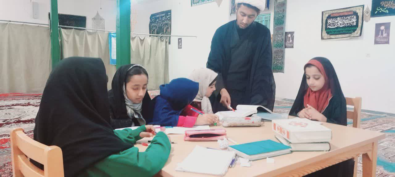 گزارش کلاس قرآن و احکام در روستای گنبدشاهی شهرستان هامون