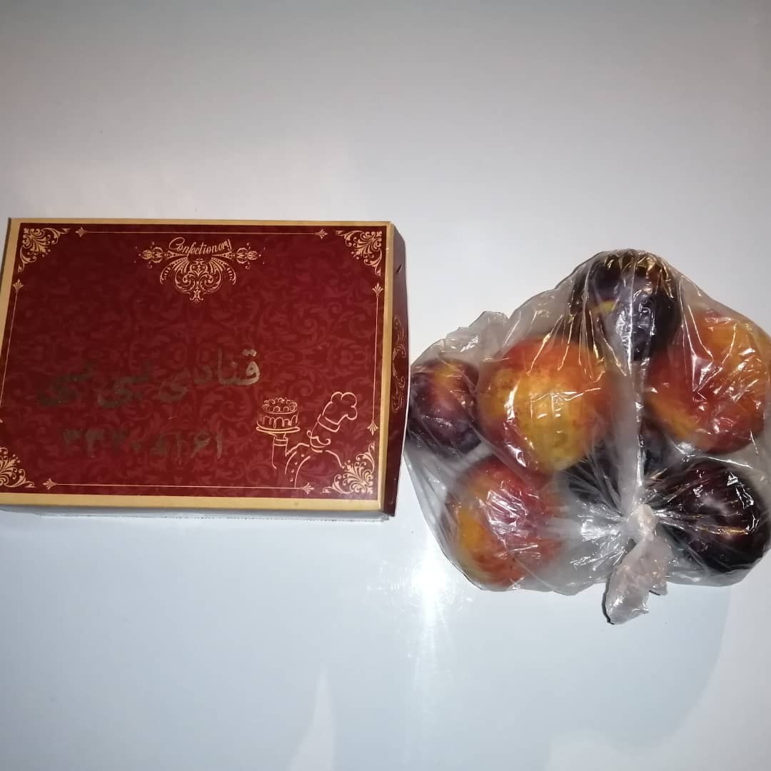 تهیه و توزیع ۴۰ بسته میوه و شیرینی